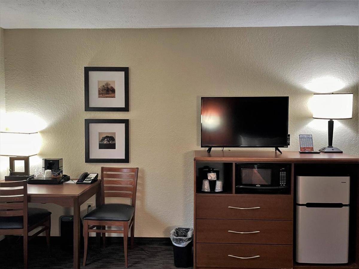 Americinn By Wyndham Petoskey Eksteriør bilde