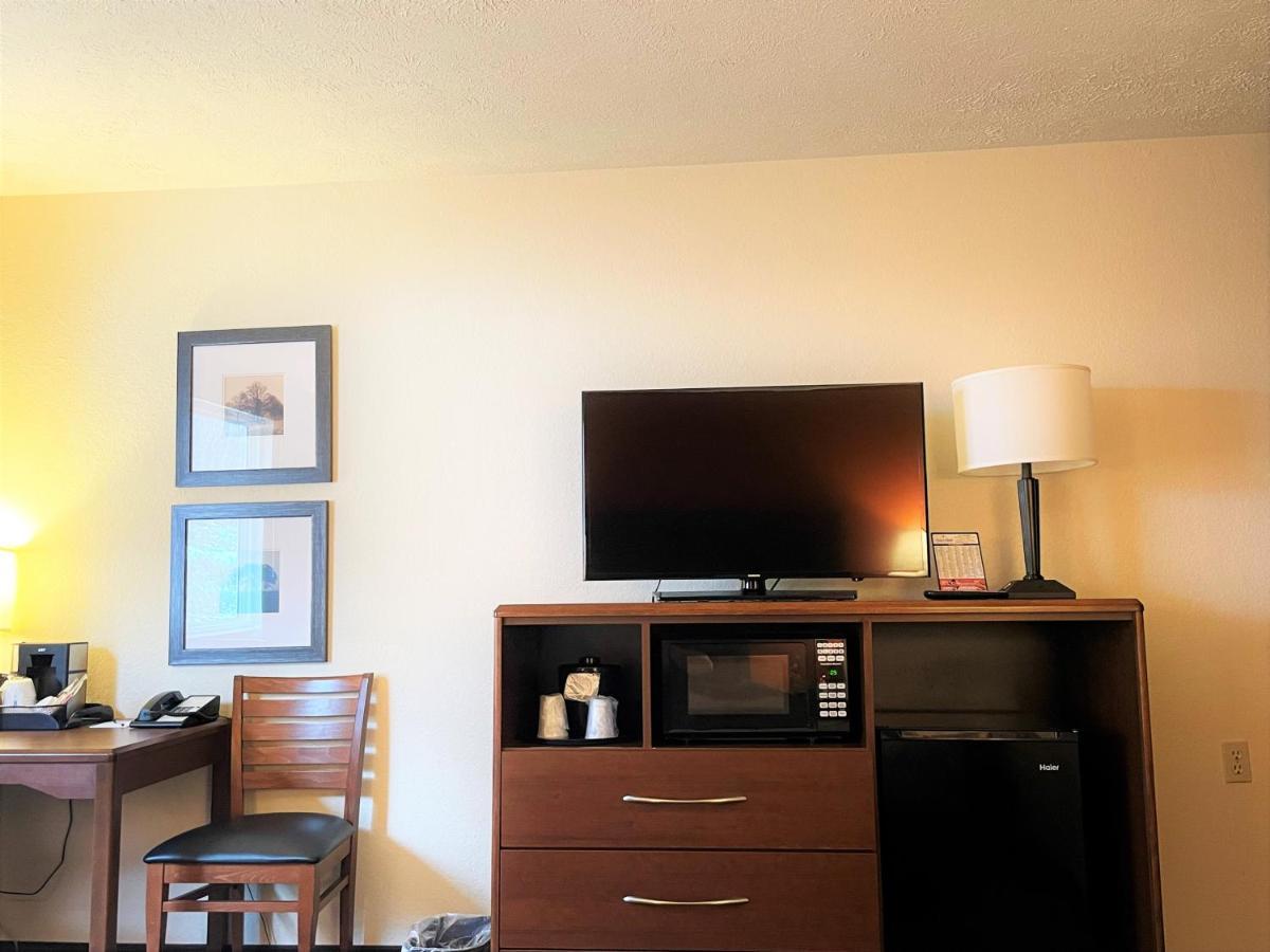 Americinn By Wyndham Petoskey Eksteriør bilde